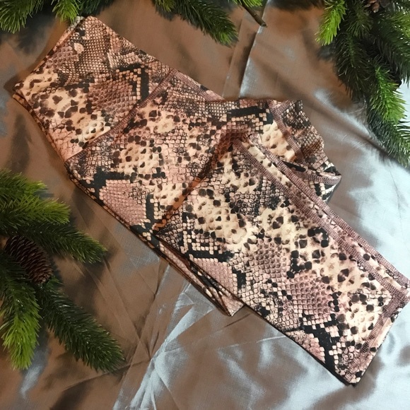 Evolution + Creation Extremely Realistic Python Capris Leggings/ Tights Sz Small - Picture 14 of 15